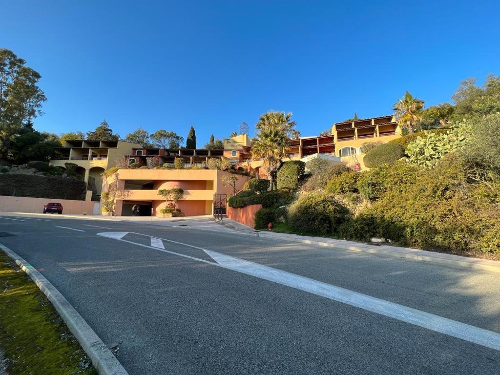 Appartement Vue Sur Mer, Piscine, Garage Prive Bormes-les-Mimosas Exteriér fotografie